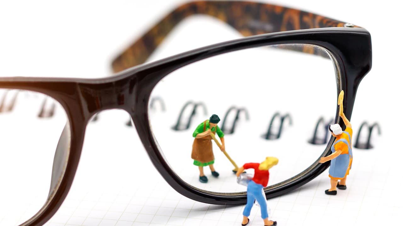 Seeing Clearly How to Properly Clean Your Eyeglasses Complete Eye